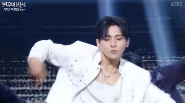 가수 성리가 신화 Brand New를 재해석한 무대로 기립박수를 이끌어냈다 사진KBS2 불후의 명곡
