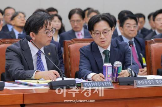 [포토] 국감장서 시선 사로잡는 캔맥주