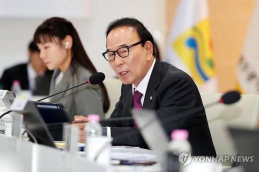 [국정감사]광주특별시장 보좌진 너무 많아...대통령급이냐 박덕흠 의원 지적 