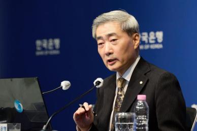 신현송 한은 총재 "주가 하락에 소비 일시적 줄어…실물경제에 영향"