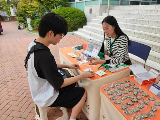 KB국민카드, 라이팅 칠드런 봉사활동 확대…참여 대학 3곳으로