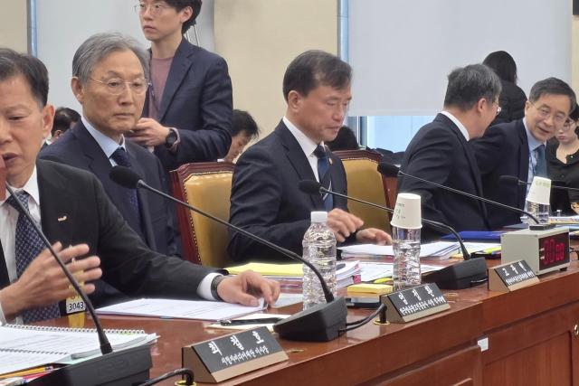 김종철 방송미디어통신위원회 위원장이 22일 국회 과학기술정보방송통신위원회 종합감사에 출석했다 사진박종호 기자