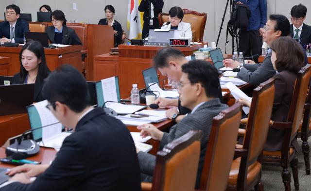 لجنة الشؤون القانونية بالبرلمان تعتمد تقرير الاستماع لمرشح المفتش العام تشوي كيل-سو