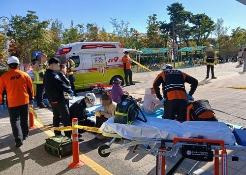 나이 들어 필요 없어 지인에 건넨 가스총 펑…여성 6명 병원 이송