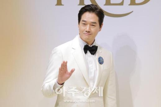 [포토] 포즈 취하는 유지태