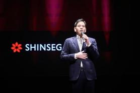 Shinsegae chairman returns to E-Mart helm amid Starbucks fallout