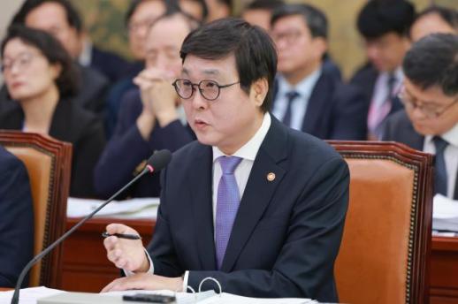 유홍준 사퇴에도 감사 예고…최휘영 국중박, 전시품 관리·검증 절차 볼 것