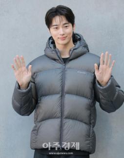 [포토] 변우석, 디스커버리 윈터 베이스 캠프 포토콜 참석