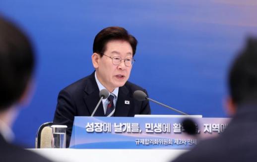 靑, 李대통령 연설문집 발간…취임 후 1년 메시지 수록