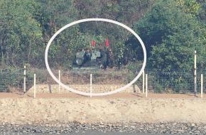 [포토] 남측으로 포구 향한 북한 자주포