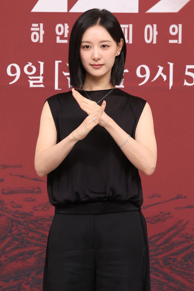 배우 김지원이 7일 서울 양천구 SBS사옥에서 열린 드라마 닥터X 하얀 마피아의 시대 제작발표회에서 포즈를 취하고 있다사진연합뉴스