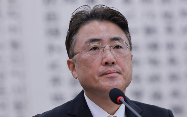 이진수 법무부 장관 직무대행차관이 26일 국회 법제사법위원회에서 열린 법무부 고위공직자범죄수사처 대법원법원행정처 등에 대한 종합감사에서 법사위원 질의를 듣고 있다 사진연합뉴스