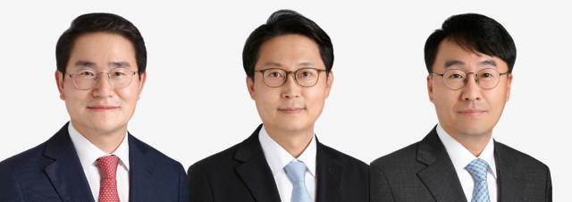 왼쪽부터화우의 이명수 대표변호사 강영호·시진국 경영전담변호사 사진법무법인 화우