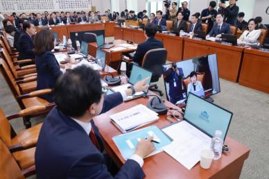 [2026 국정감사] 법사위, 종감까지 정쟁…'吳 2심 무죄·金 황제 골프' 공방