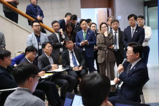[이도윤의 증시 라운지] 李정부 500일…평탄화, 정상화, 그리고 양극화