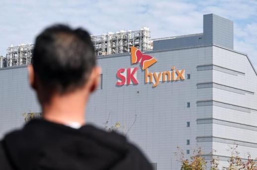 100원 팔아 80원 남겼다…SK하이닉스, 수익성서 TSMC 또 추월