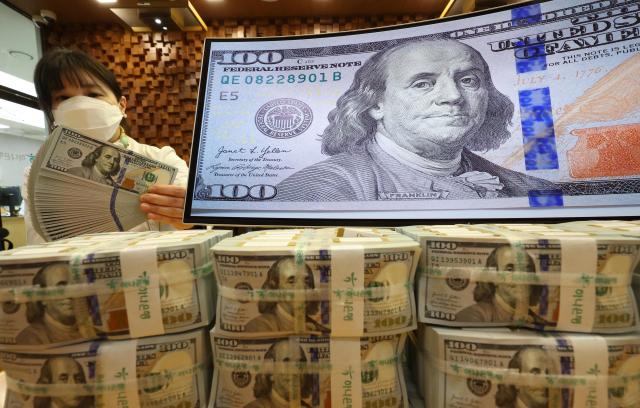 إيداعات العملات الأجنبية للمقيمين تتجاوز 154.7 مليار دولار لأول مرة في التاريخ... ارتفاع متواصل لثلاثة أشهر متتالية