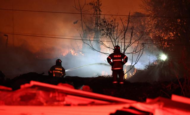 ソウル・江南「九龍村」火災、夜を徹した消火活動で鎮火…住民100人超が避難