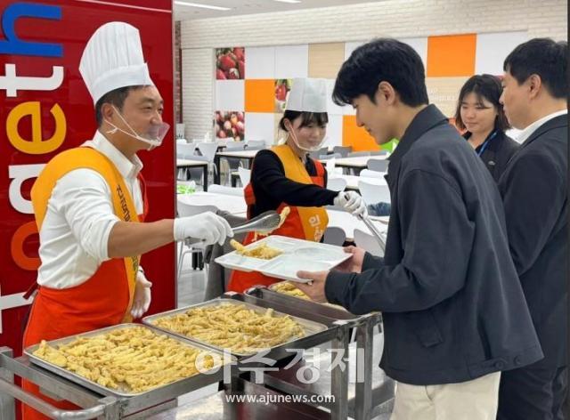 Nonghyup Economic Holding espera popularizar el consumo de ginseng fresco de bajo año