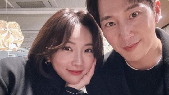 El actor Lee Wan y la golfista profesional Lee Bo-mee en una foto de redes sociales