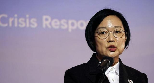 한성숙 국무총리가 28일 서울 중구 정동 1928 아트센터에서 열린 2026 기후위기 대응 글로벌 협력 컨퍼런스 에서 개회사를 진행하고 있다 사진연합뉴스