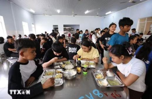 베트남, 부실 급식 항의하는 학부모에 제동?...새 규정 놓고 찬반 논쟁