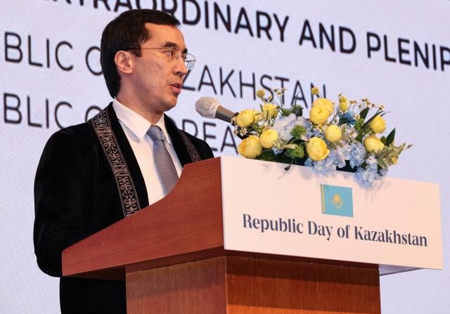 Kazakh Ambassador Asset Issenali delivers welcoming remarks at a Kazakhstan Republic Day reception at Lotte Hotel Seoul on Oct 28 2026 AJP Yoo Na-hyun