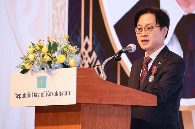 Kim Jung-kwan South Koreas minister of trade industry and resources delivers congratulatory remarks at a Kazakhstan Republic Day reception at Lotte Hotel Seoul on Oct 28 2026 AJP Yoo Na-hyun