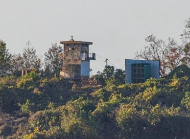확성기 가동 시한 앞두고 미사일 쏜 北…접경지 긴장도 고조