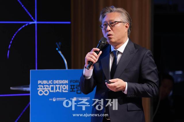 [Foto] El director de la Agencia de Promoción de la Artesanía y Diseño de Corea del Sur pronuncia discurso de apertura