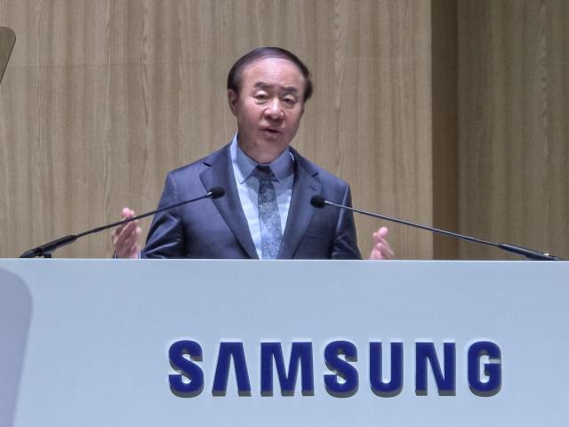 Samsung says tech edge still fragile despite record profits