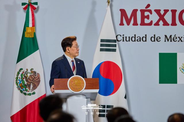 Lee rebukes criticism over frequent overseas trips