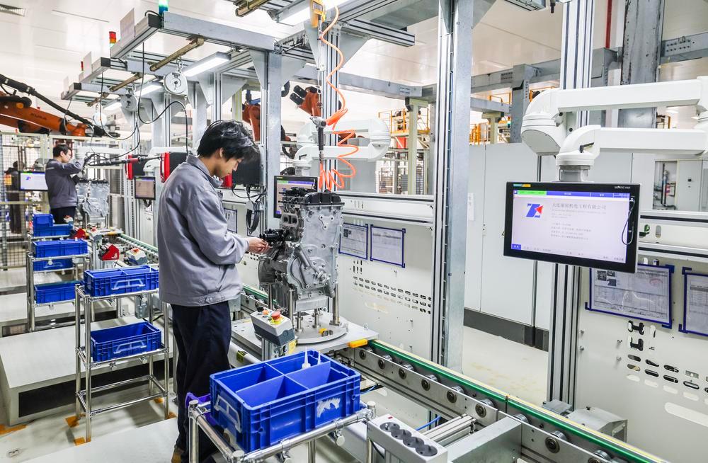 [사진] 신에너지차 부품 생산으로 분주한 작업장