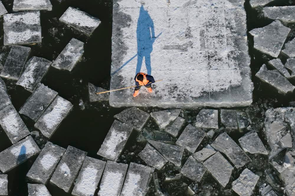 [사진] 中 하얼빈 빙설대세계 채빙 작업 박차
