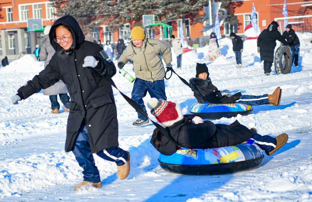 [사진] 영차~ 영차~ 눈 방학 맞아 즐기는 빙설 체험