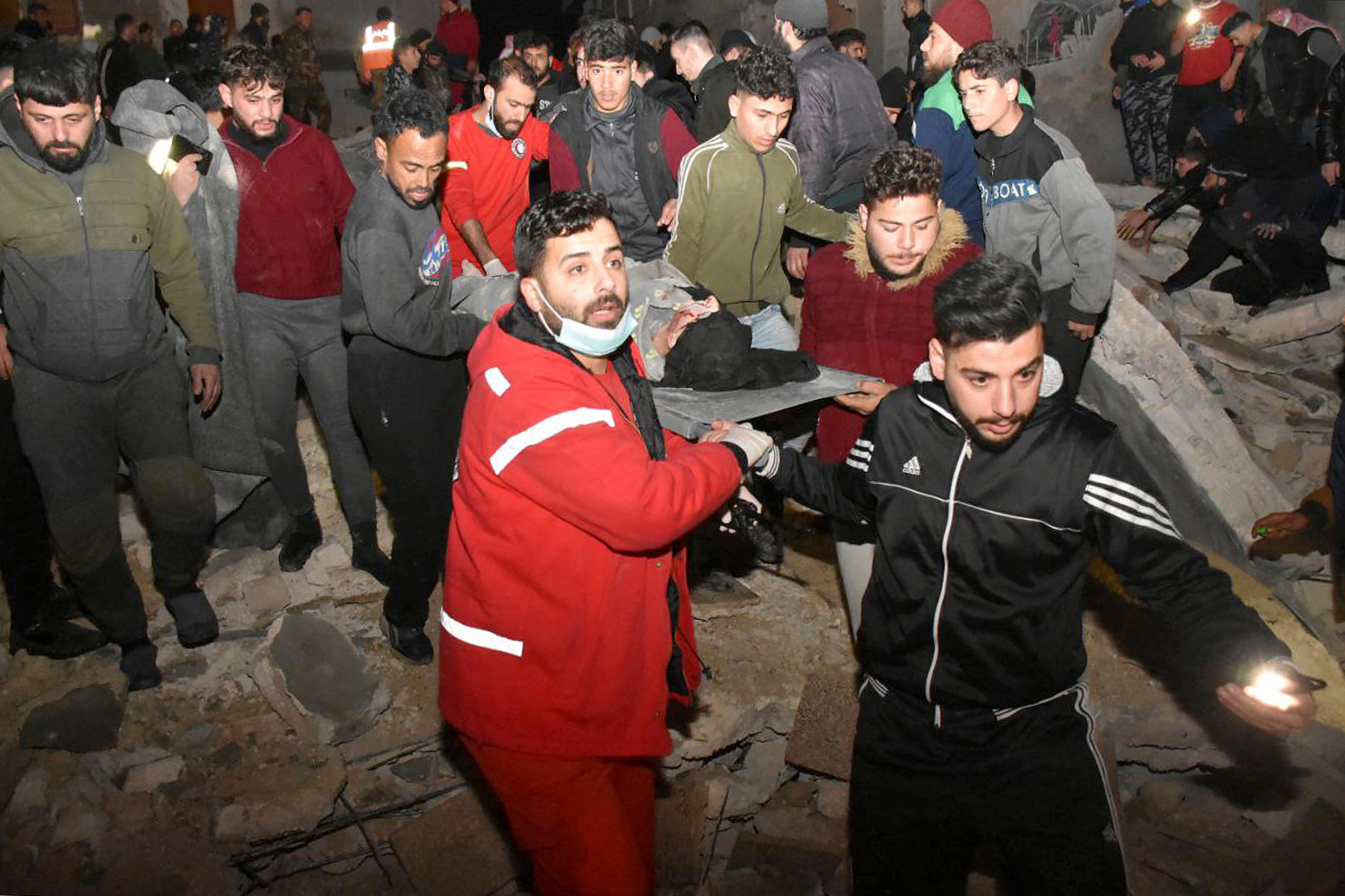  눈덩이처럼 불어나는 튀르키예·시리아 사망자 