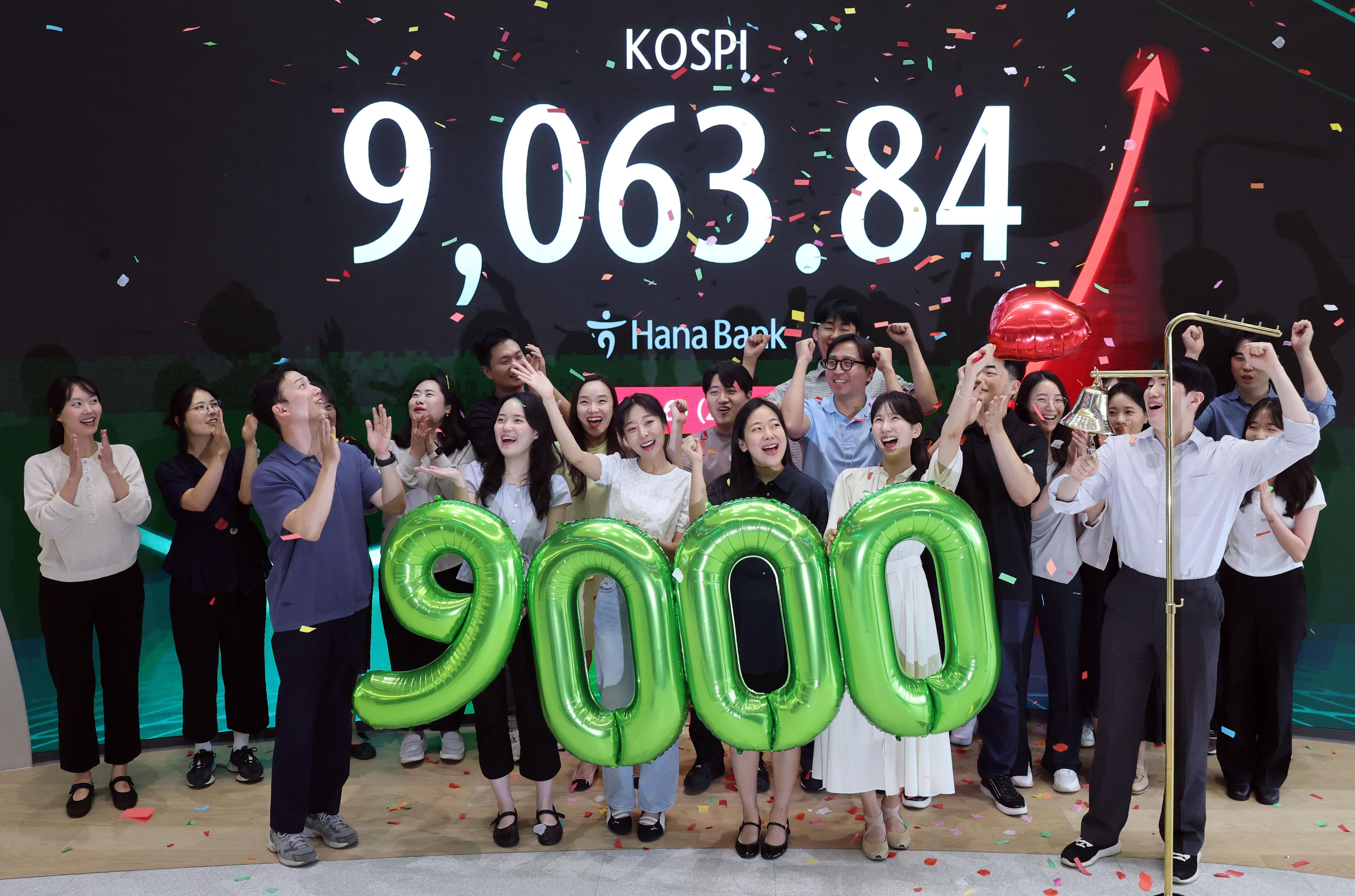 KOSPI首破9000点大关 书写韩国资本市场新历史